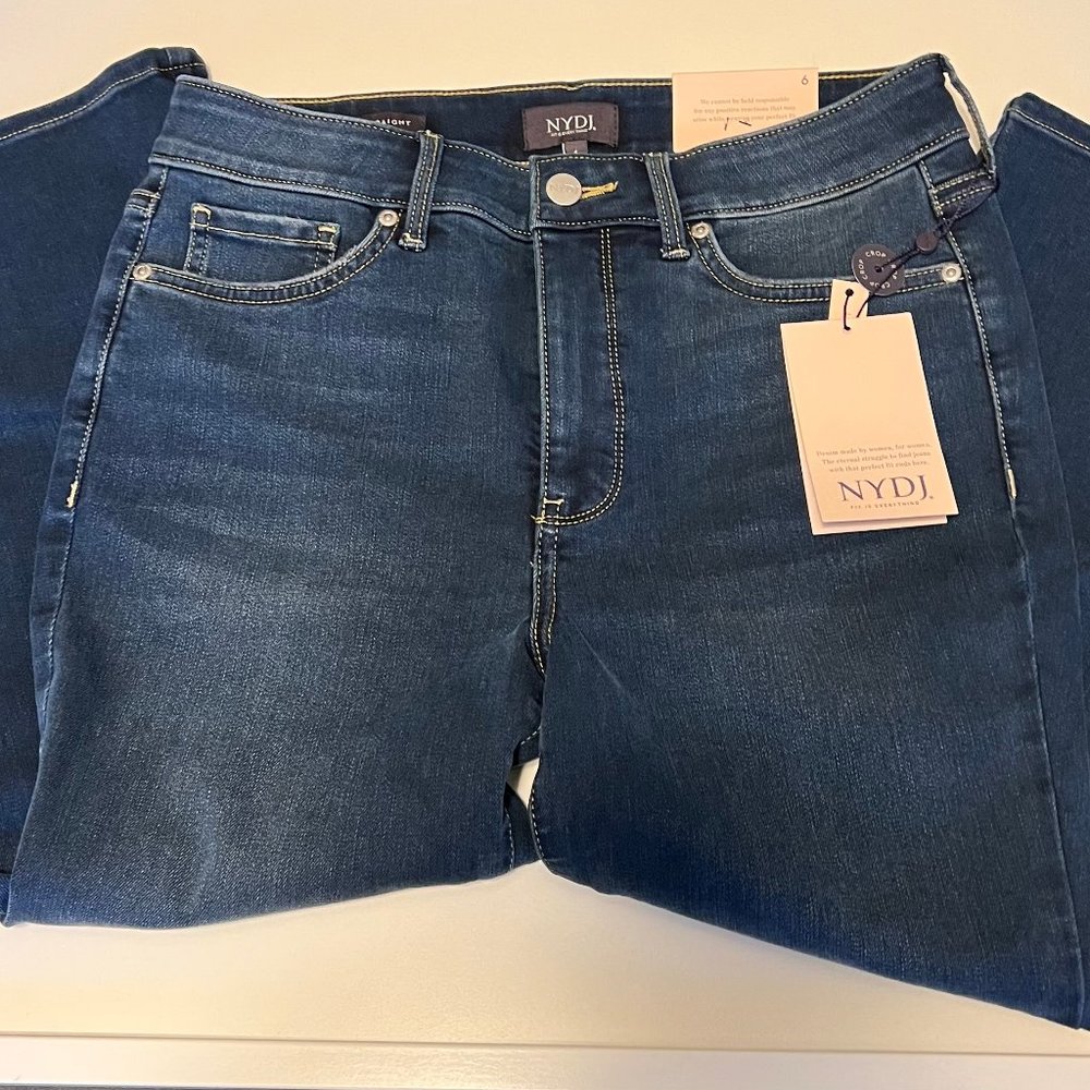 NYDJ ThighShaper(TM) Straight Capri Jeans - NWT